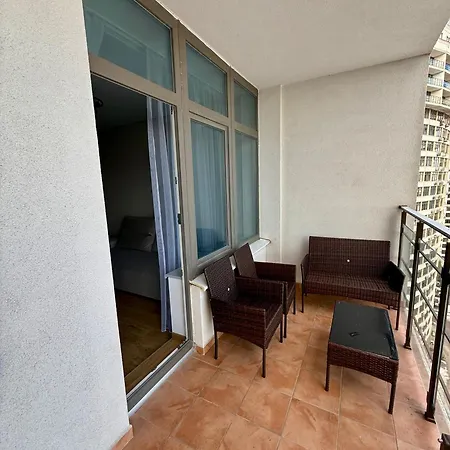 45 Pearl One-bedroom With Sea View And Terrace * Odessa